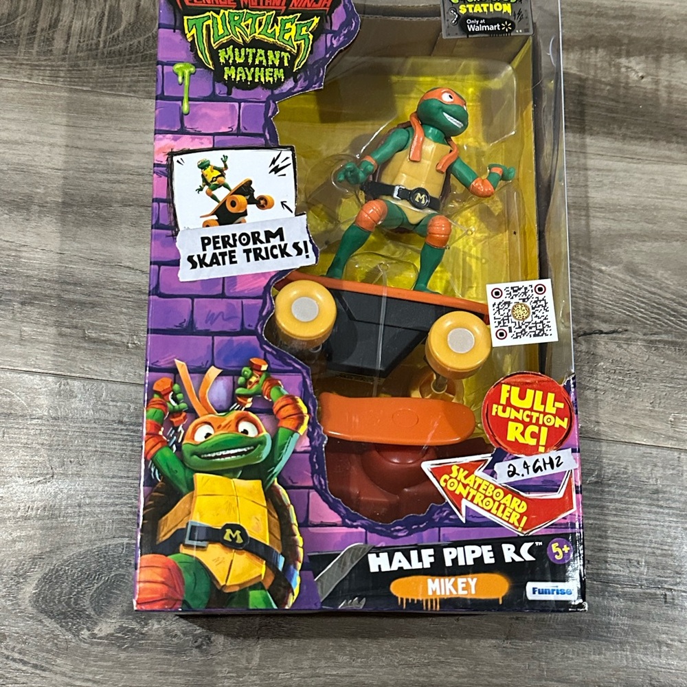 TMNT Mutant Mayhem Mikey Half Pipe RC – NEW in Box